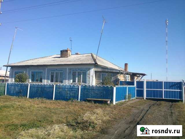 Дом 100 м² на участке 30 сот. на продажу в Тюкалинске Тюкалинск - изображение 1