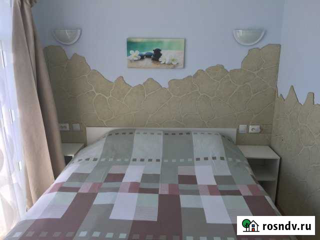 Коттедж 30 м² на участке 8 сот. в аренду посуточно в Новороссийске Новороссийск - изображение 1