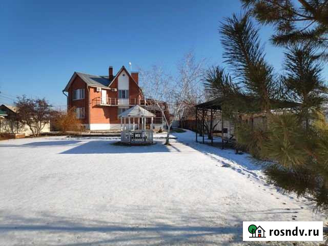 Коттедж 200 м² на участке 15 сот. в аренду посуточно в Волжском Волгоградской области Волжский - изображение 1