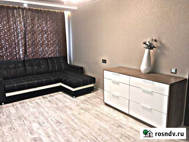 2-комнатная квартира, 50 м², 2/10 эт. в аренду посуточно в Барнауле Барнаул - изображение 1