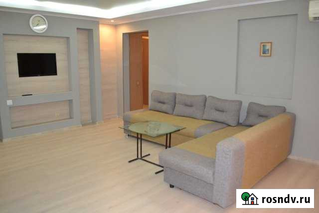 3-комнатная квартира, 56 м², 2/5 эт. в аренду посуточно в Челябинске Челябинск - изображение 1