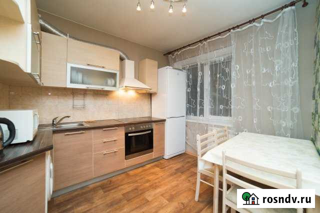 2-комнатная квартира, 54 м², 14/14 эт. в аренду посуточно в Челябинске Челябинск - изображение 1