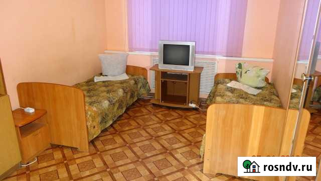 Комната 18 м² в 3-ком. кв., 1/5 эт. в аренду посуточно в Усинске Усинск - изображение 1