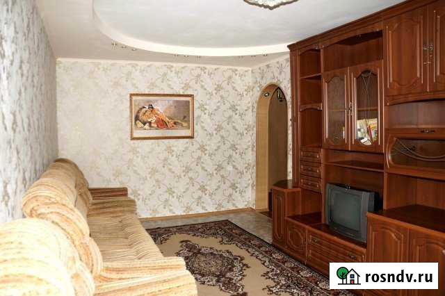 3-комнатная квартира, 64 м², 1/5 эт. в аренду посуточно в Рубцовске Рубцовск - изображение 1