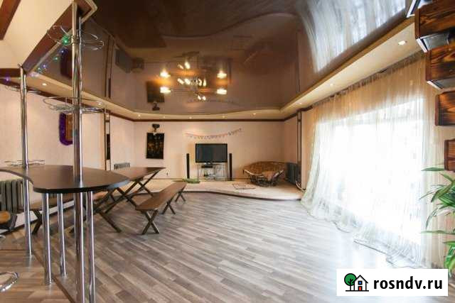 Коттедж 168 м² на участке 6 сот. в аренду посуточно в Челябинске Челябинск - изображение 1