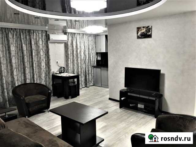 3-комнатная квартира, 55 м², 3/5 эт. в аренду посуточно в Комсомольске-на-Амуре Комсомольск-на-Амуре - изображение 1