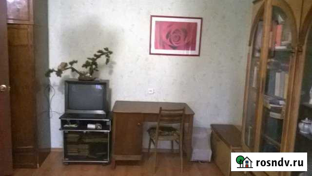 Комната 18 м² в 3-ком. кв., 5/9 эт. в аренду посуточно в Саратове Саратов - изображение 1