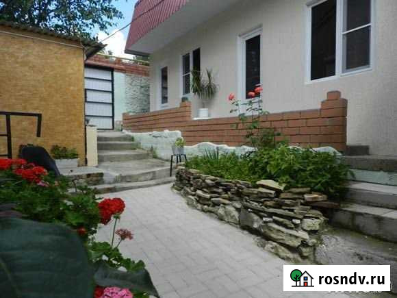 Комната 17 м² в 1-ком. кв., 1/1 эт. в аренду на длительный срок в Геленджике Геленджик - изображение 1