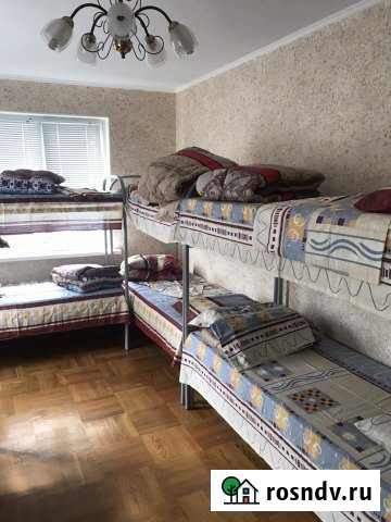 Комната 25 м² в > 9-ком. кв., 1/4 эт. в аренду на длительный срок в Севастополе Севастополь - изображение 1