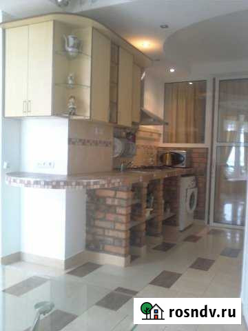 3-комнатная квартира, 51 м², 2/2 эт. в аренду на длительный срок в Алуште Алушта - изображение 1