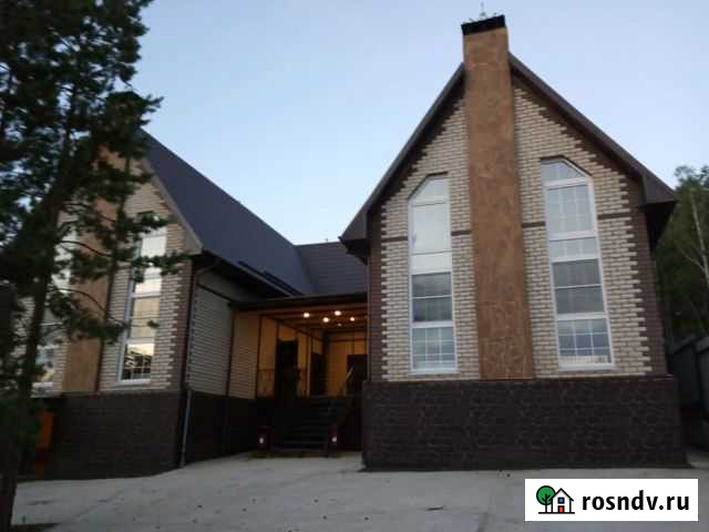 Таунхаус 350 м² на участке 10 сот. в аренду посуточно в Карабаше Челябинской области Карабаш - изображение 1