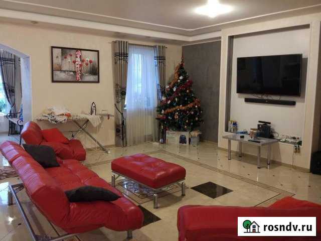 Коттедж 450 м² на участке 20 сот. в аренду посуточно в Климовске Климовск - изображение 1