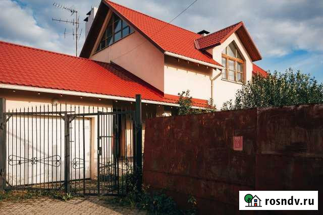 Коттедж 220 м² на участке 4 сот. в аренду посуточно в Екатеринбурге Екатеринбург - изображение 1