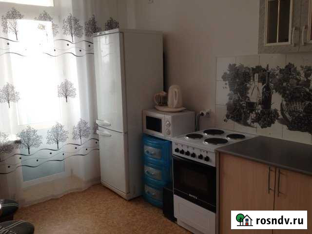 1-комнатная квартира, 35 м², 3/5 эт. в аренду посуточно в Салехарде Салехард - изображение 1