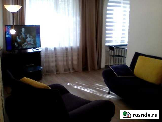 3-комнатная квартира, 60 м², 1/4 эт. в аренду посуточно в Севастополе Севастополь - изображение 1