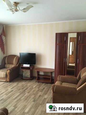 1-комнатная квартира, 35 м², 3/10 эт. в аренду посуточно в Симферополе Симферополь - изображение 1