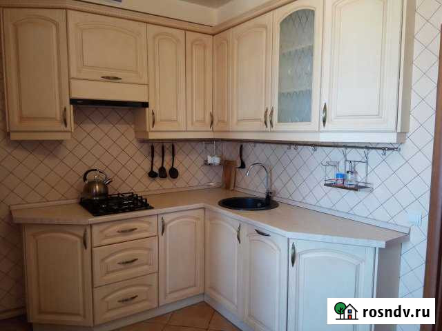 1-комнатная квартира, 50 м², 8/10 эт. в аренду на длительный срок в Севастополе Севастополь - изображение 1