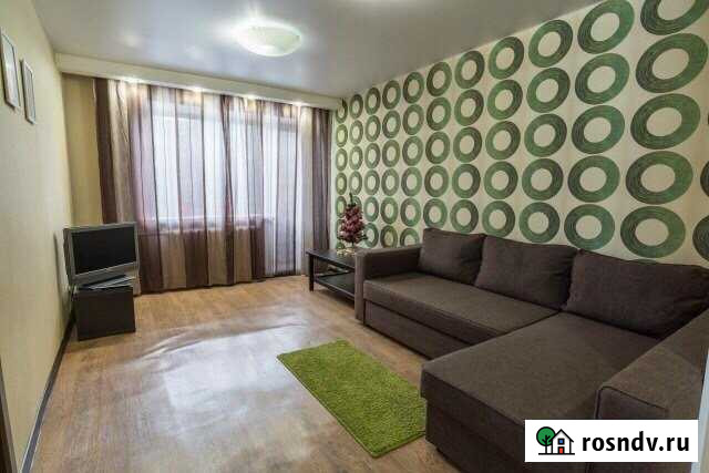 2-комнатная квартира, 45 м², 3/5 эт. в аренду посуточно в Новосибирске Новосибирск - изображение 1