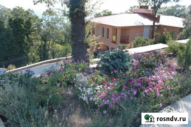 Коттедж 100 м² на участке 15 сот. в аренду посуточно в Ялте Ялта - изображение 1