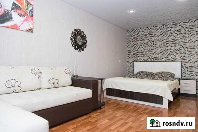 1-комнатная квартира, 45 м², 2/5 эт. в аренду посуточно в Балаково Балаково - изображение 1