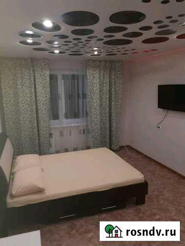 1-комнатная квартира, 40 м², 8/10 эт. в аренду посуточно в Нижнекамске Нижнекамск - изображение 1