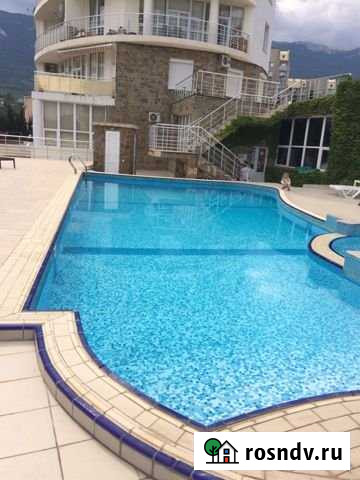 2-комнатная квартира, 65 м², 1/13 эт. в аренду на длительный срок в Ялте Ялта - изображение 1