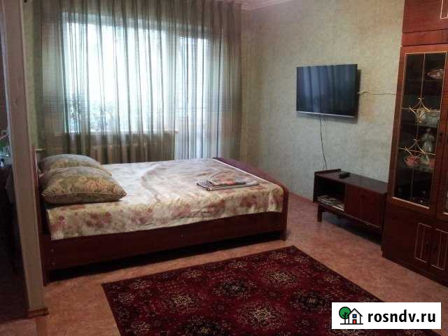 1-комнатная квартира, 32 м², 2/5 эт. в аренду посуточно в Астрахани Астрахань - изображение 1