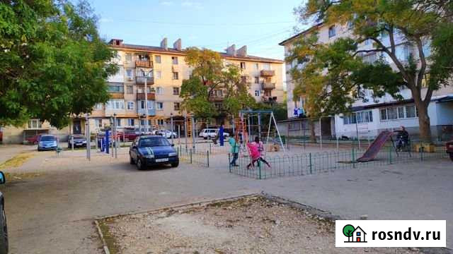 Комната 12.8 м² в 4-ком. кв., 1/5 эт. на продажу в Севастополе Севастополь - изображение 1