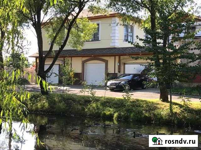 Коттедж 203 м² на участке 1 сот. в аренду посуточно в Санкт-Петербурге Санкт-Петербург - изображение 1