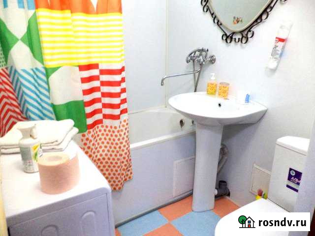 1-комнатная квартира, 32 м², 5/5 эт. в аренду посуточно в Омске Омск - изображение 1