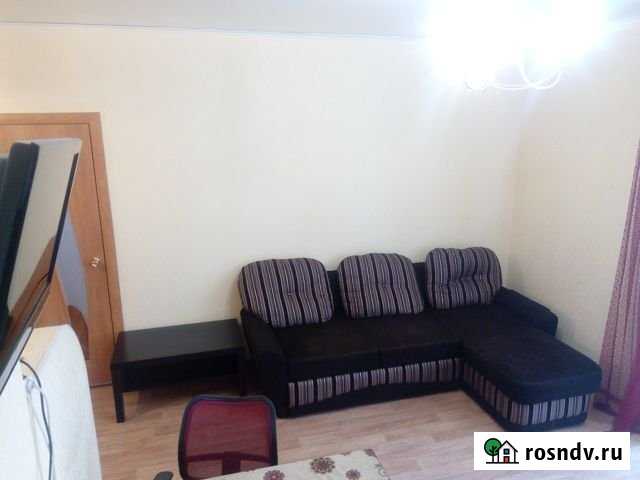 2-комнатная квартира, 50 м², 3/10 эт. в аренду посуточно в Омске Омск - изображение 1