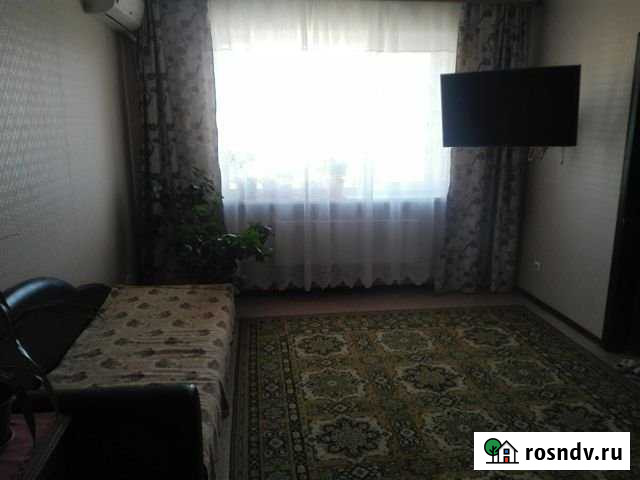 1-комнатная квартира, 40 м², 8/10 эт. в аренду посуточно в Энгельсе Энгельс - изображение 1