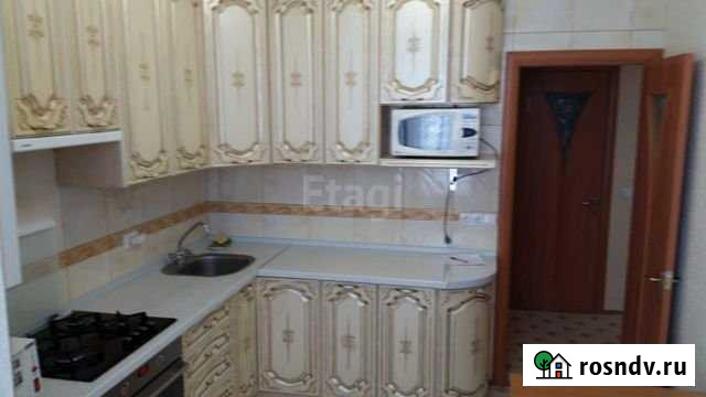 2-комнатная квартира, 55 м², 2/10 эт. в аренду на длительный срок в Севастополе Севастополь - изображение 1