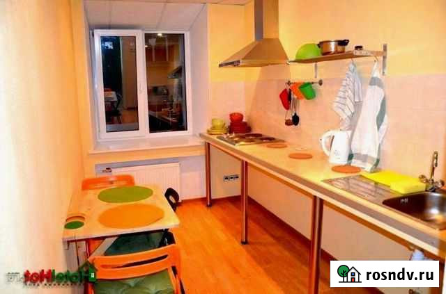 Комната 33.4 м² в > 9-ком. кв., 3/5 эт. в аренду посуточно в Санкт-Петербурге Санкт-Петербург - изображение 1