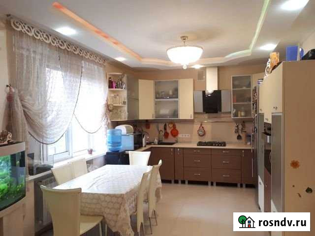 Таунхаус 200 м² на участке 4.5 сот. на продажу в Саратове Саратов - изображение 1