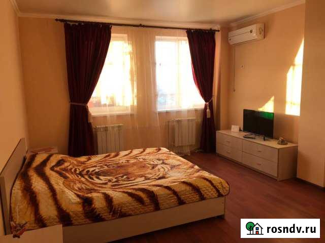 1-комнатная квартира, 58 м², 8/12 эт. в аренду посуточно в Астрахани Астрахань - изображение 1