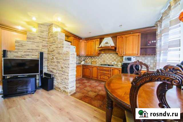 3-комнатная квартира, 90 м², 3/10 эт. в аренду посуточно в Саратове Саратов - изображение 1