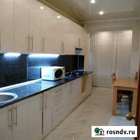 1-комнатная квартира, 50 м², 1/5 эт. в аренду посуточно во Владикавказе Владикавказ - изображение 1