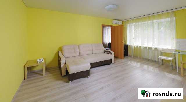 2-комнатная квартира, 50 м², 2/5 эт. в аренду посуточно в Омске Омск - изображение 1