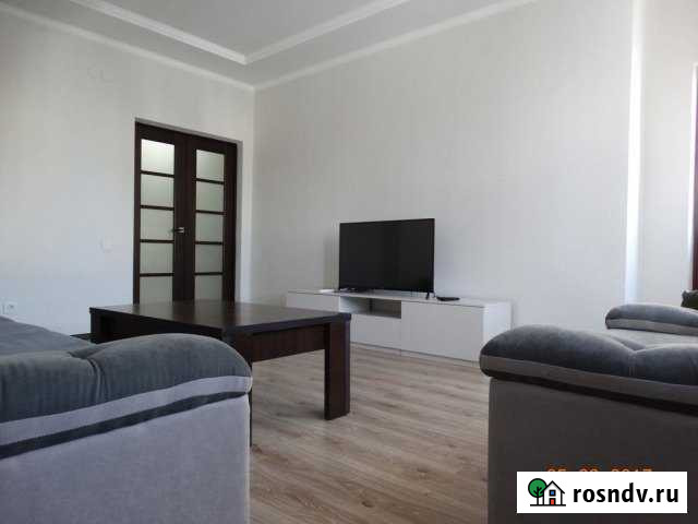 3-комнатная квартира, 65 м², 3/5 эт. в аренду посуточно в Ленинске-Кузнецком Ленинск-Кузнецкий - изображение 1