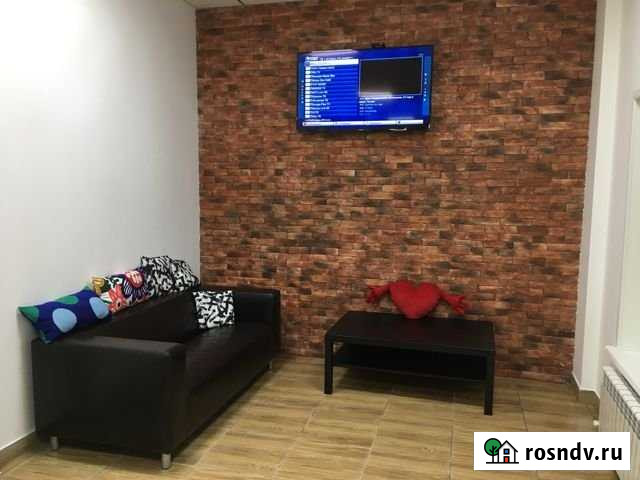 Комната 22 м² в 7-ком. кв., 1/2 эт. в аренду посуточно в Бийске Бийск - изображение 1