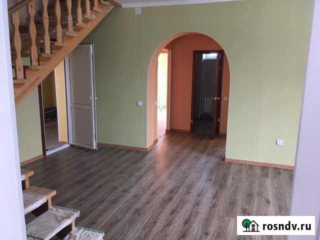 Таунхаус 184 м² на участке 8 сот. в аренду на длительный срок в Поселке искателей Поселок искателей - изображение 1