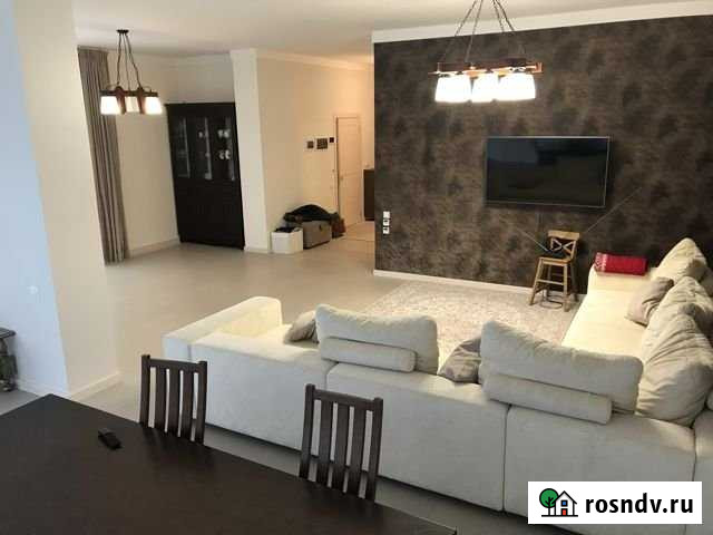 Дом 262.5 м² на участке 9.2 сот. на продажу в Батайске Батайск - изображение 1