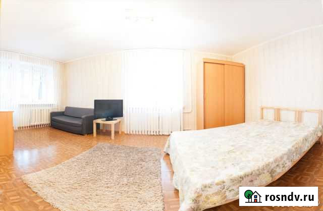 1-комнатная квартира, 35 м², 3/5 эт. в аренду посуточно в Омске Омск - изображение 1