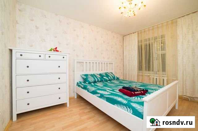 4-комнатная квартира, 100 м², 8/12 эт. в аренду посуточно в Челябинске Челябинск - изображение 1