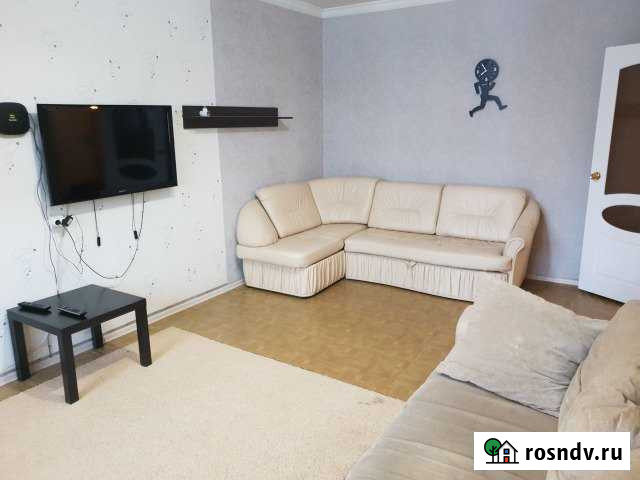 2-комнатная квартира, 70 м², 2/9 эт. в аренду посуточно в Балаково Балаково - изображение 1