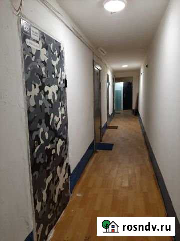 Комната 10 м² в 6-ком. кв., 3/5 эт. на продажу в Новокузнецке Новокузнецк - изображение 1