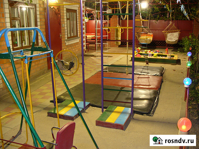 Комната 20 м² в 5-ком. кв., 1/2 эт. в аренду посуточно в Приморско-Ахтарске Приморско-Ахтарск - изображение 1