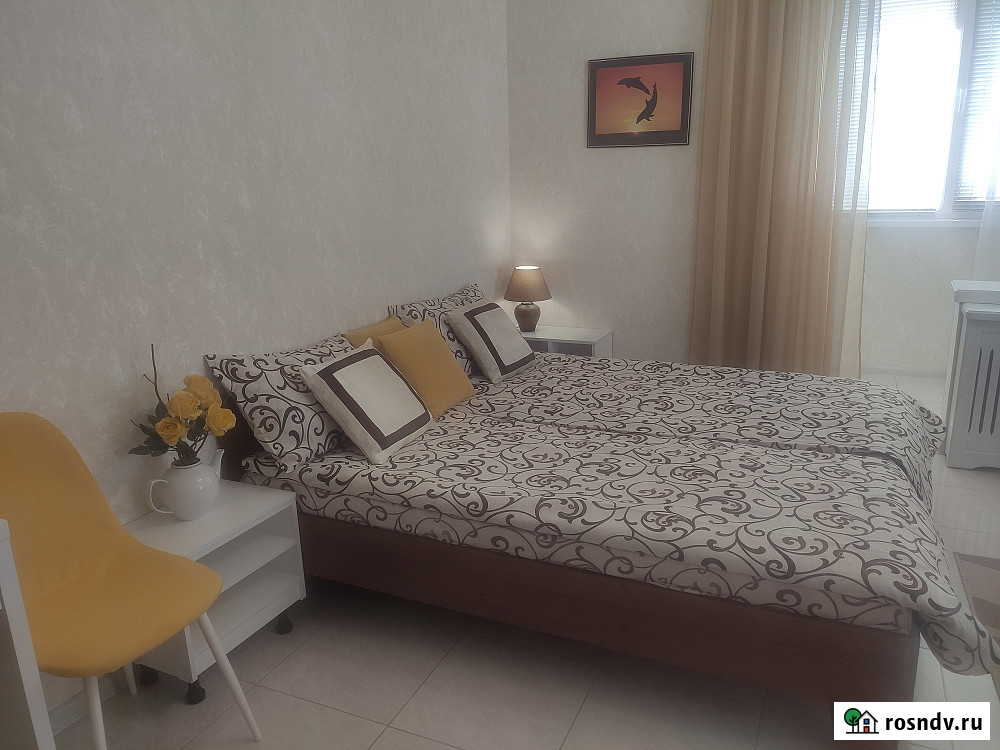 1-комнатная квартира, 45 м², 7/9 эт. в аренду посуточно в Севастополе Севастополь - изображение 1