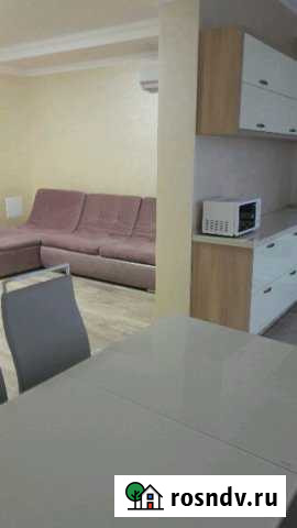 3-комнатная квартира, 95 м², 11/14 эт. в аренду на длительный срок в Ялте Ялта - изображение 1